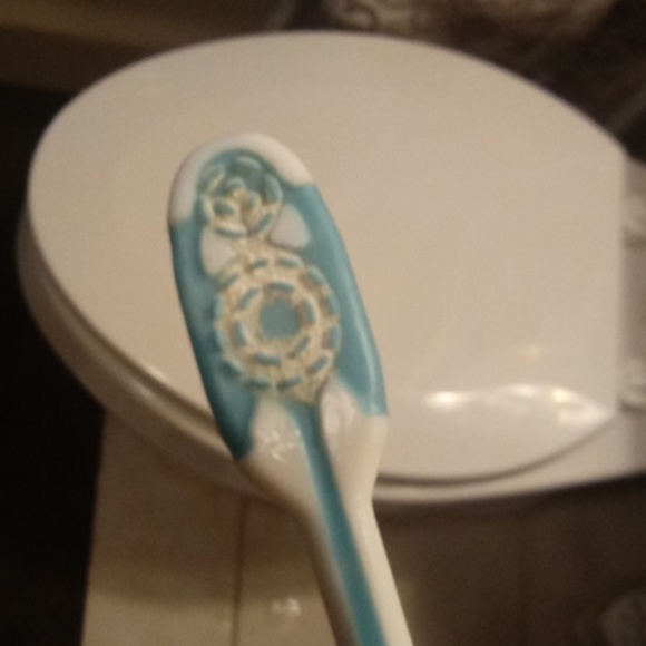 Tooth brush - Picture 4 of 4